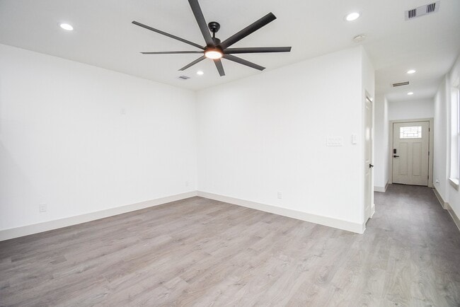 Building Photo - 7973 Joy St