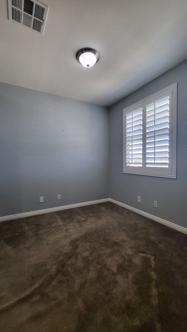 Building Photo - 5 bedroom, 4 bathroom home with a Casita