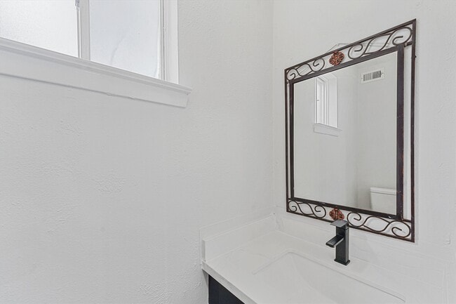 Building Photo - 15326 Peachmeadow Ln