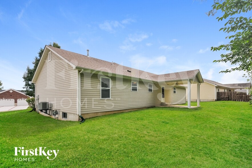 Building Photo - 224 Victoria Dr