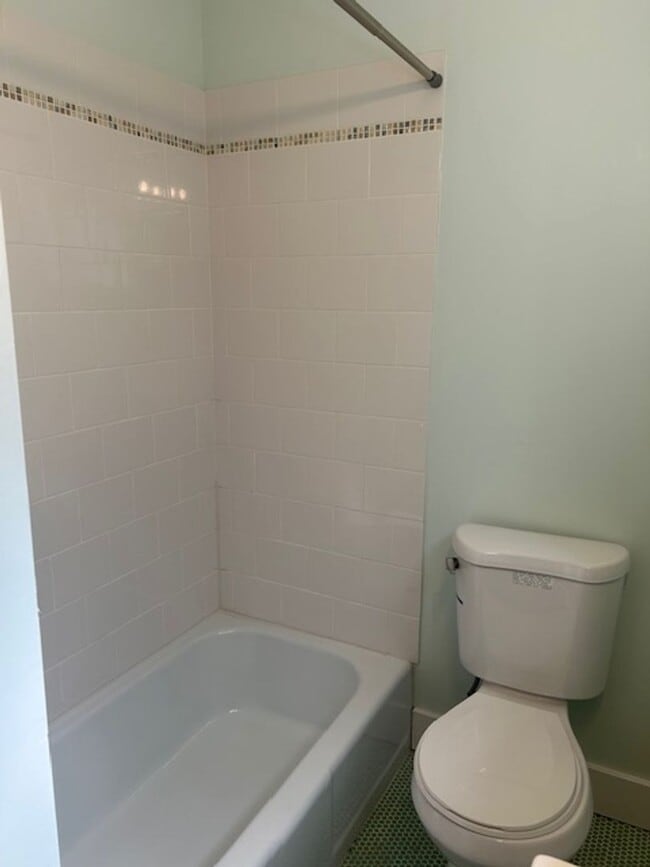 Building Photo - 721 Chislett St