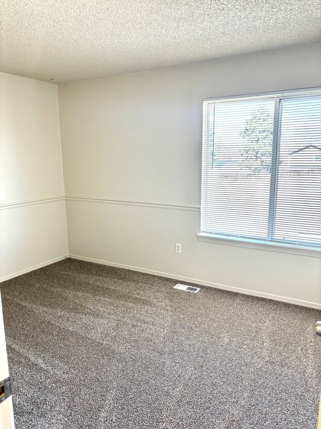 Building Photo - Stunning 3 bed 3 bath rental home in Highlands Ranch CO 80126 available 4-1-2026