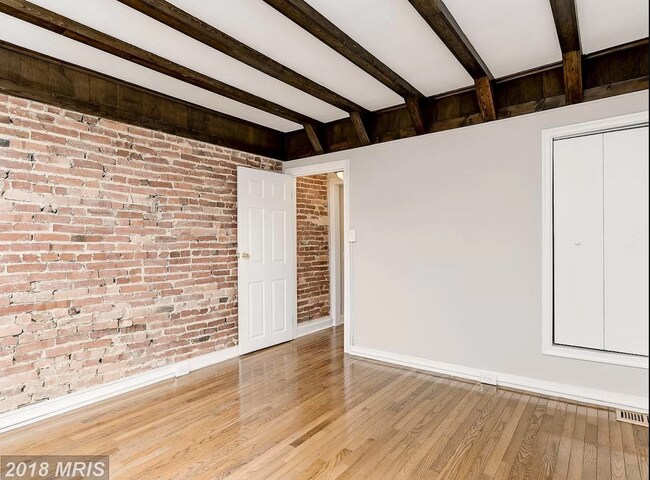 front bedroom - 1406 Haubert St