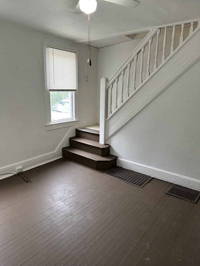 Primary Photo - 216 Milton Pl