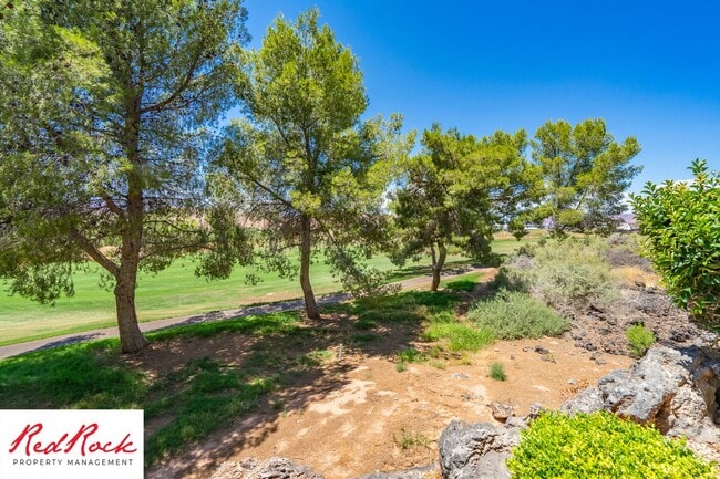 Building Photo - Remarkable 3 Bedroom Condo Next to Sunbroo...