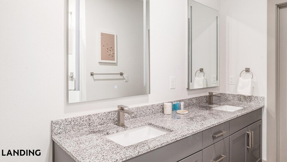 Building Photo - 2995 Railside Lp