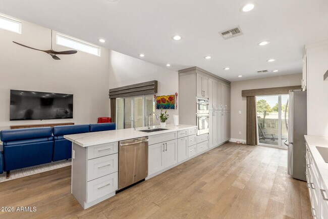 Building Photo - 5137 N 79th Pl