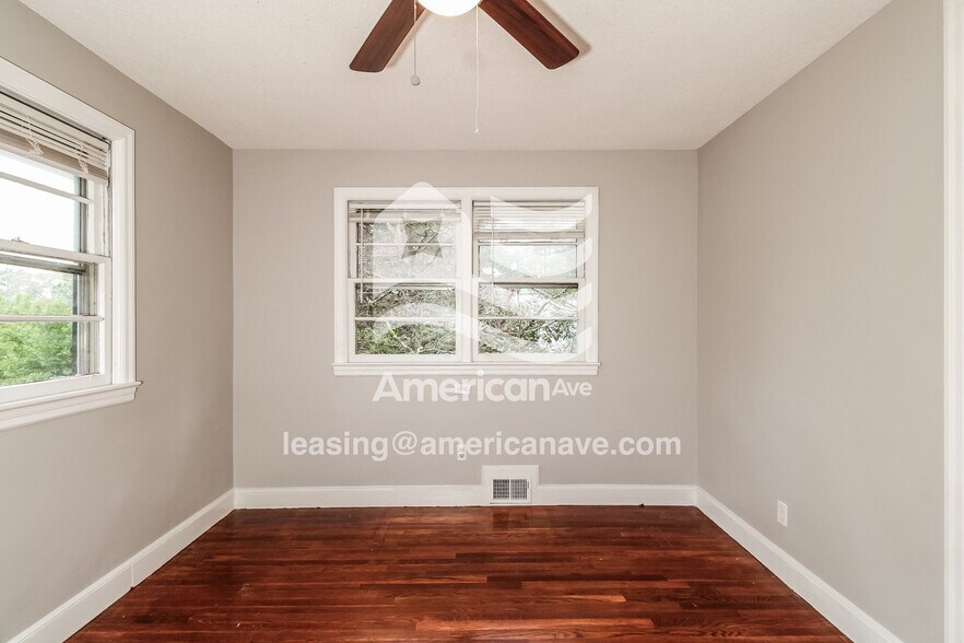 Building Photo - 2736 N Beltline Blvd