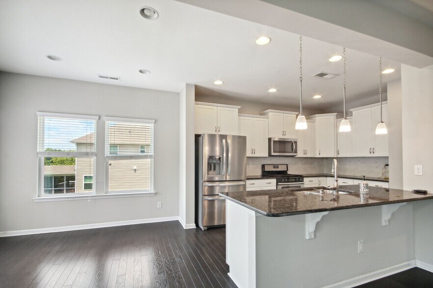 Building Photo - 2169 Grist Mill Dr SW