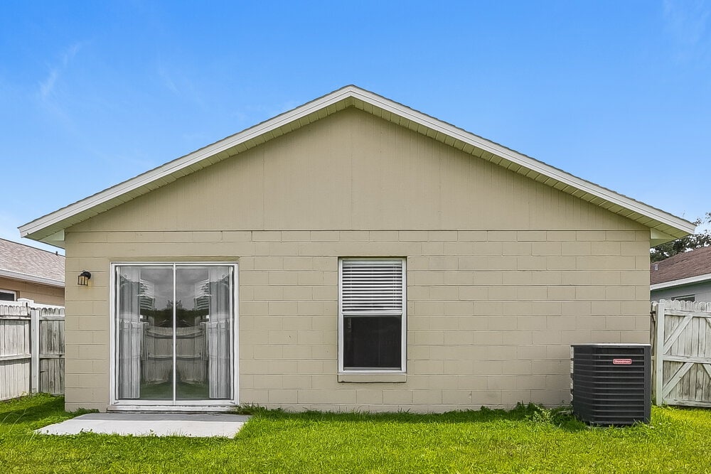 Building Photo - 9710 Red Clover Ave