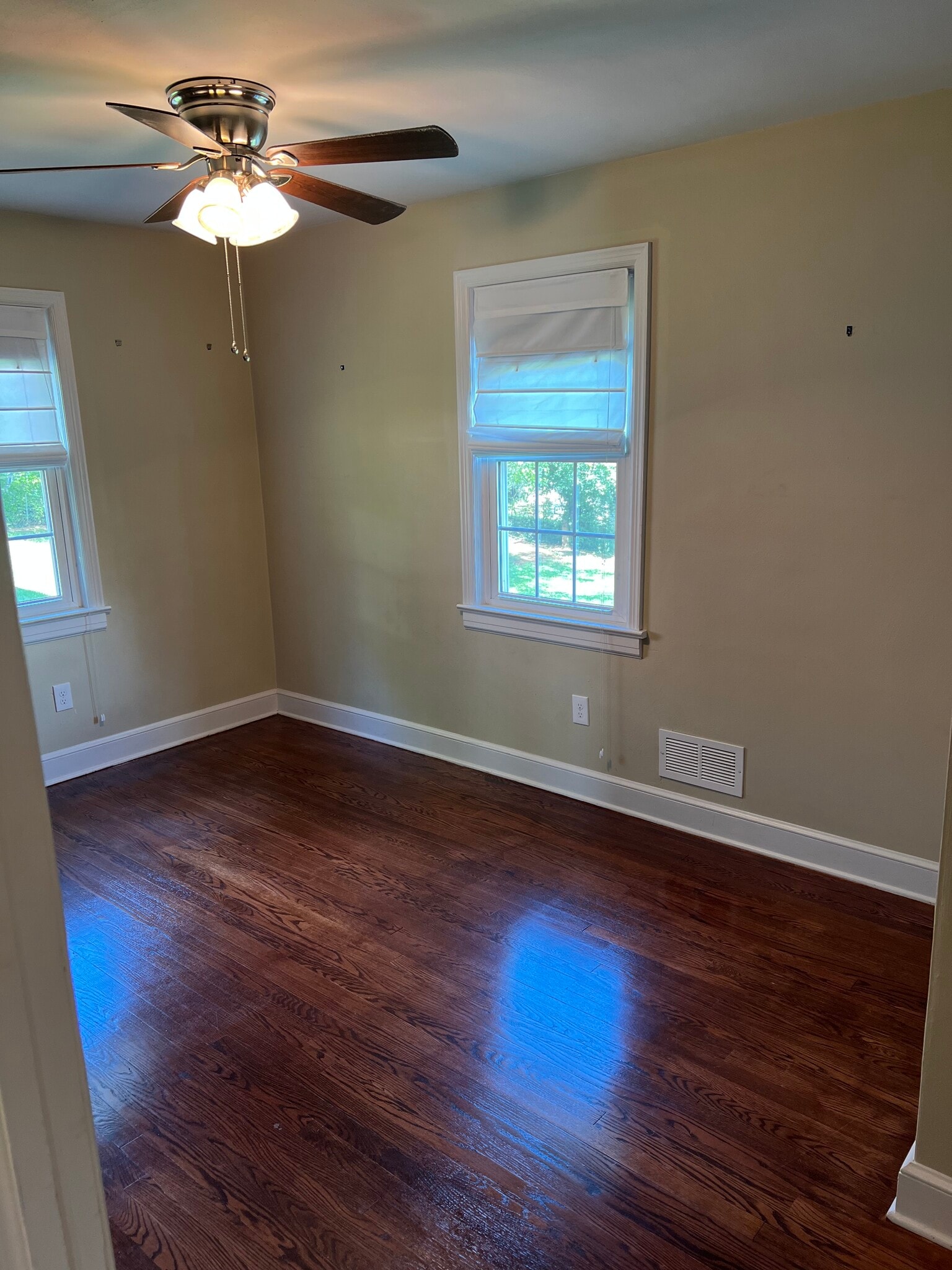 bedroom - 5329 Thornrose Rd