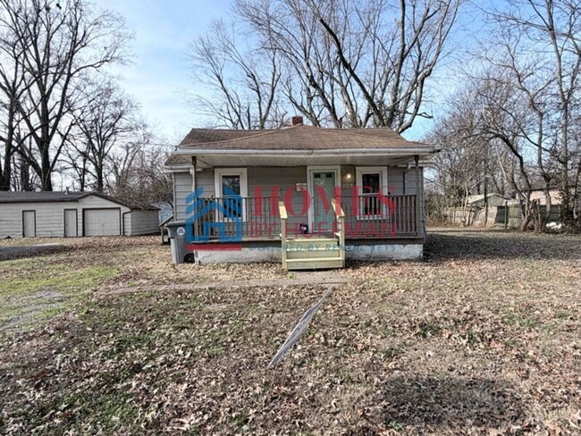 Building Photo - Two Bedroom House | Move In Ready