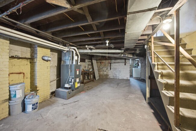 Building Photo - 1729-1729 Nevada St