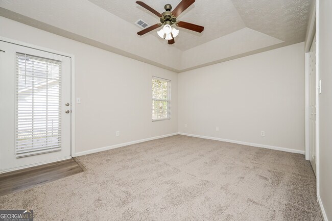 Building Photo - 546 Forest Hill Dr