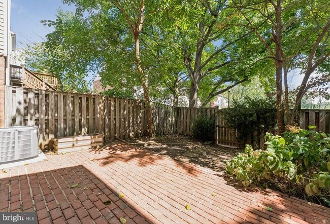 Building Photo - 3116 Valentino Ct