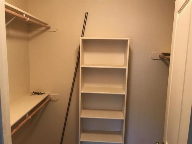 Building Photo - 921 SW Ovation Dr