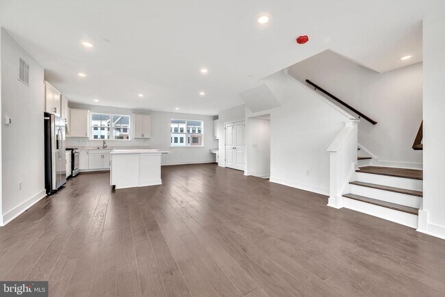 Building Photo - 125 LEWIS FISHER Dr