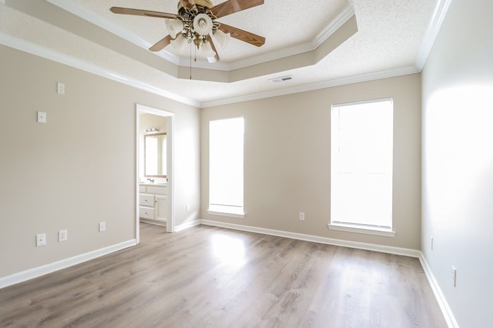 Building Photo - 518 Baronne St