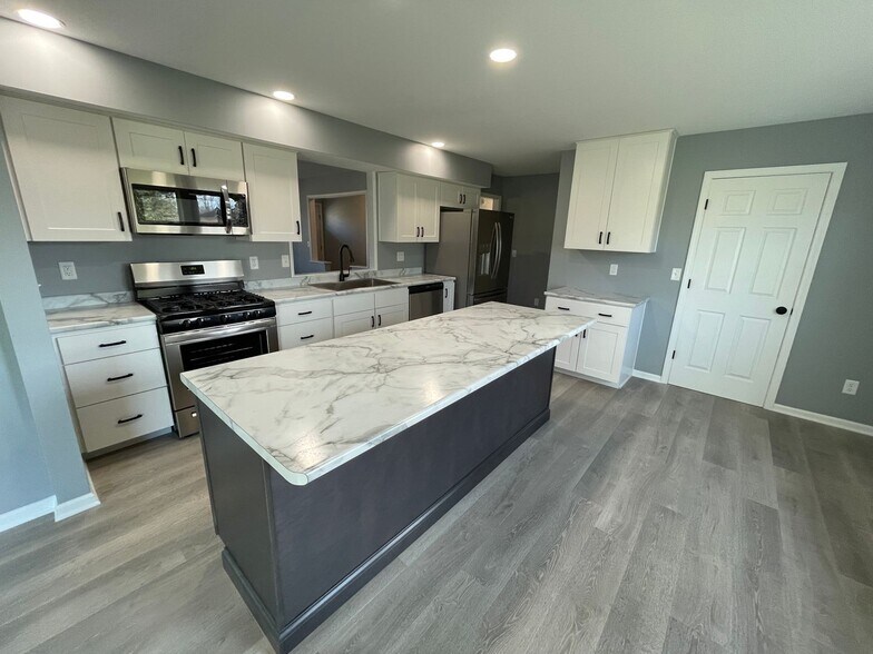 Building Photo - 3812 Chancery Pl
