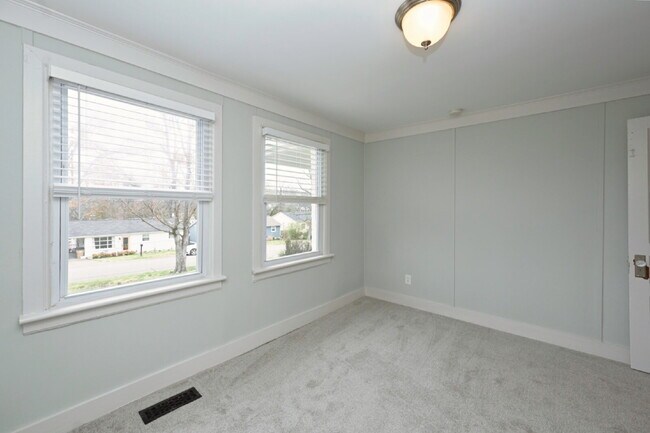 Building Photo - Renovated East Nashville Home | 3BR + Washer/Dryer + Off-Street Parking
