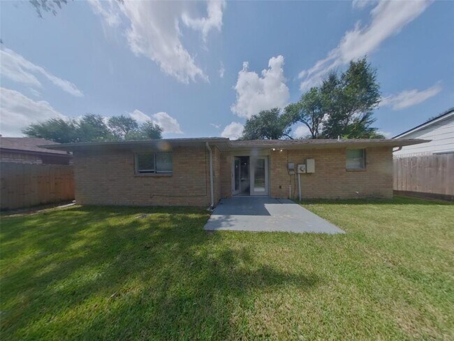 Building Photo - 9614 Crooked Wood Ln