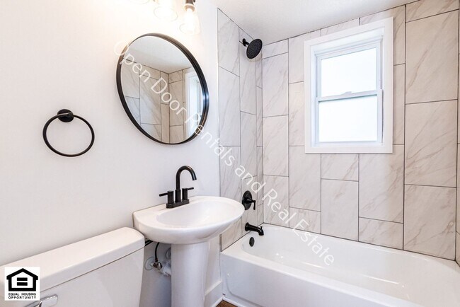 Building Photo - 1823 Griswold Dr