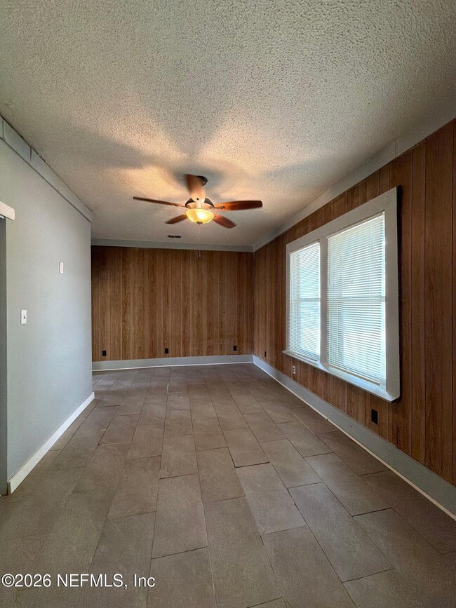 Building Photo - 7210 Elwood Ave