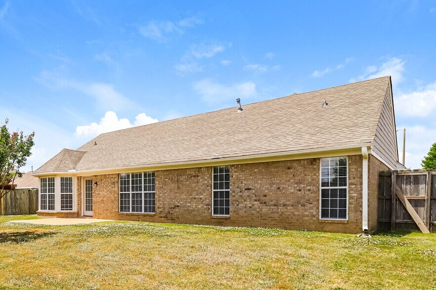 Building Photo - 8416 Berkley Dr