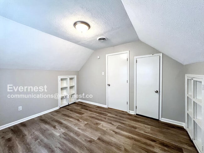 Building Photo - 1369 Bennington Dr