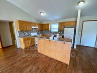 Building Photo - 858 S Campbell Ave