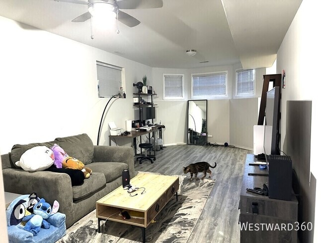 Building Photo - 3936 N Ashland Ave