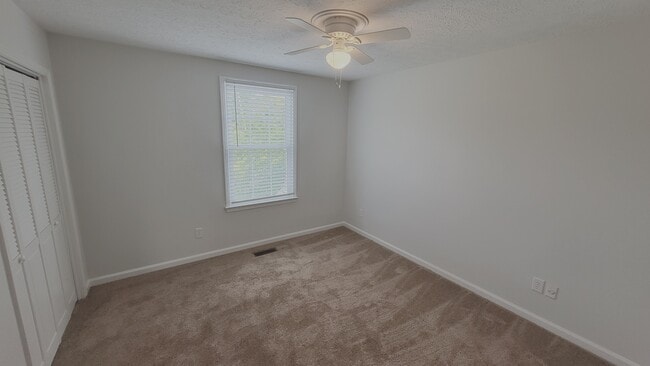 Building Photo - 301 Hickory Pl
