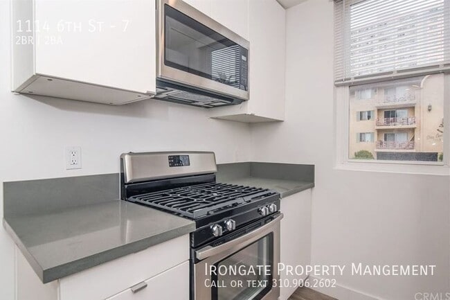 Building Photo - 1114 6th St