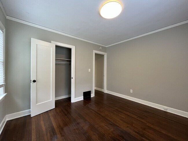 Building Photo - Stunning Rose City Park 5BD 2BA Home with Gas Fireplace Updated Finishes, Air Conditioning & Laun...