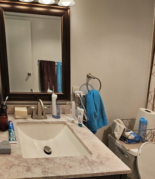 Building Photo - 2300 Pimmit Dr