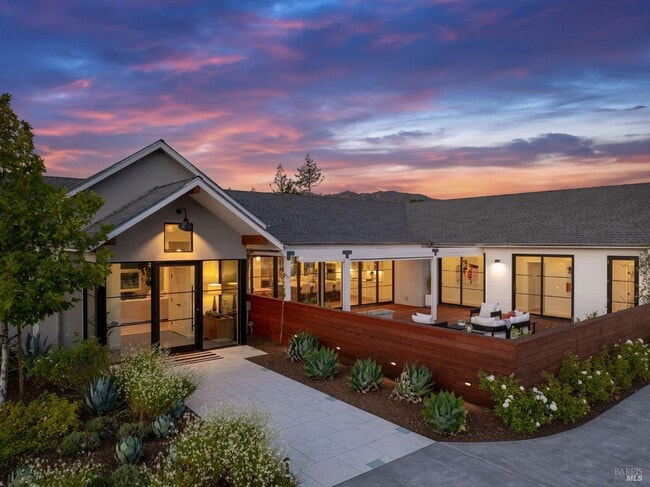 Building Photo - 987 Mark West Springs Rd