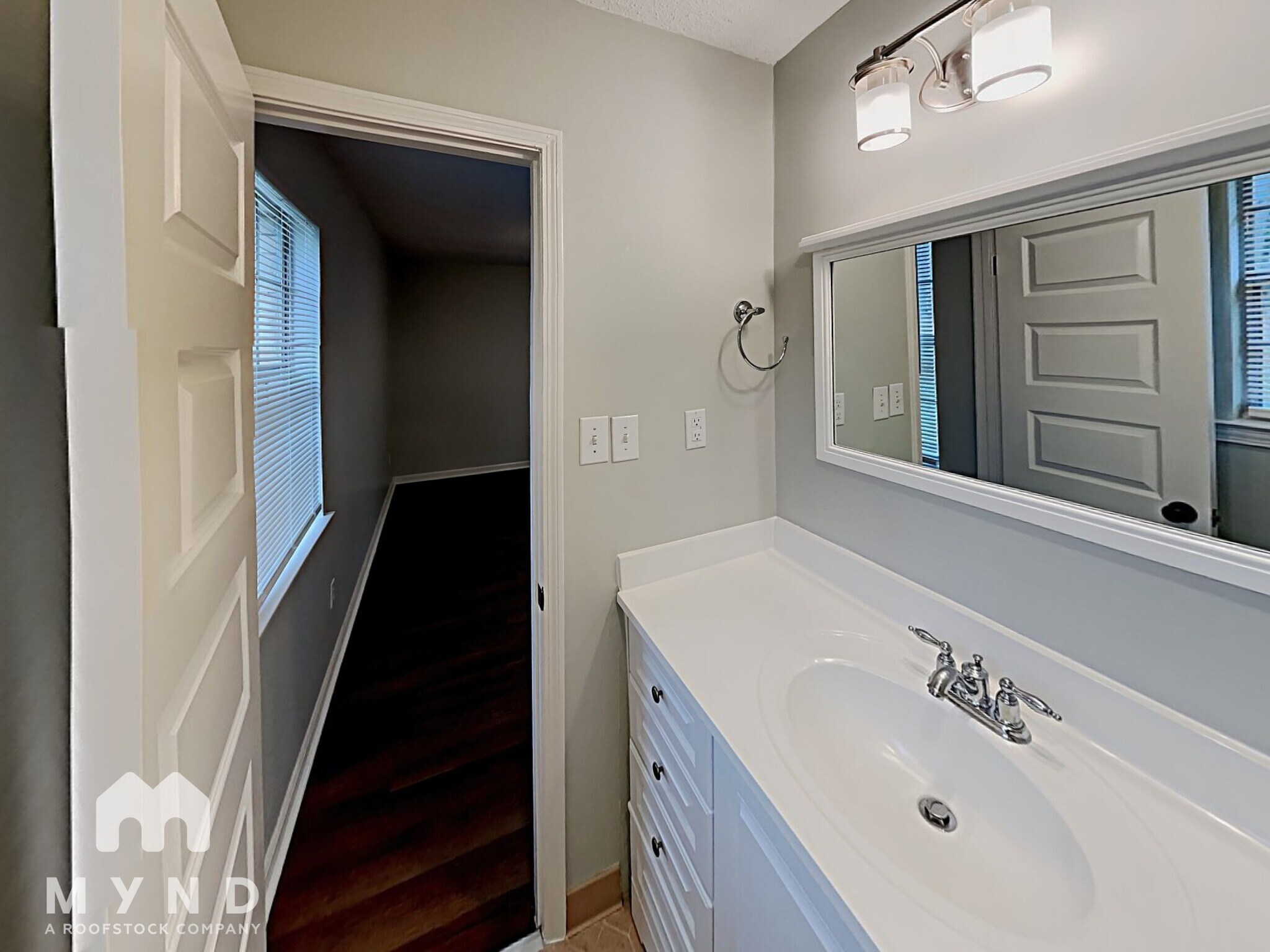 Building Photo - 320 Navajo Pines Dr