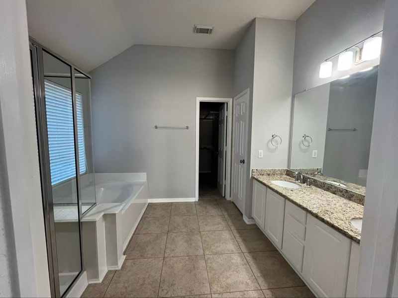 Building Photo - 7411 Maple Run Dr