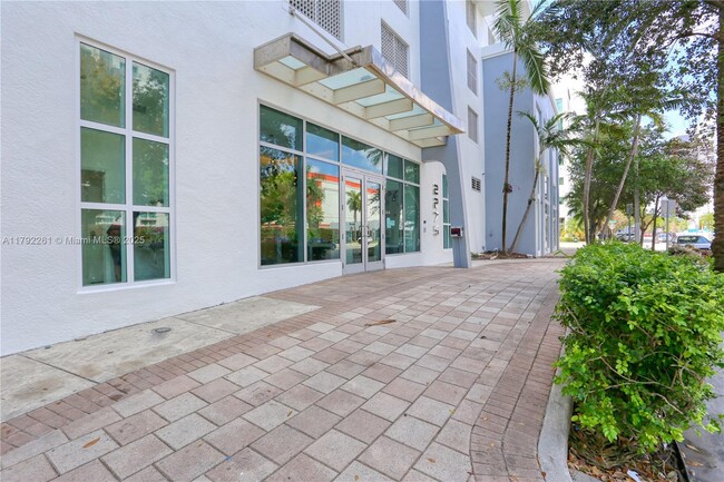 Building Photo - 2275 Biscayne Blvd Blvd