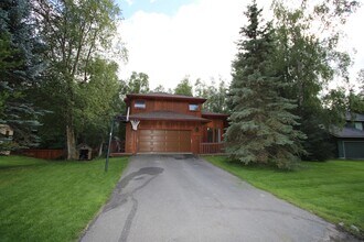 Building Photo - 4 Bedroom Eagle River Home!