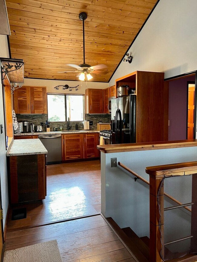 Building Photo - Cozy 3-Bed 2-Bath Cabin-Style Home Nestled...
