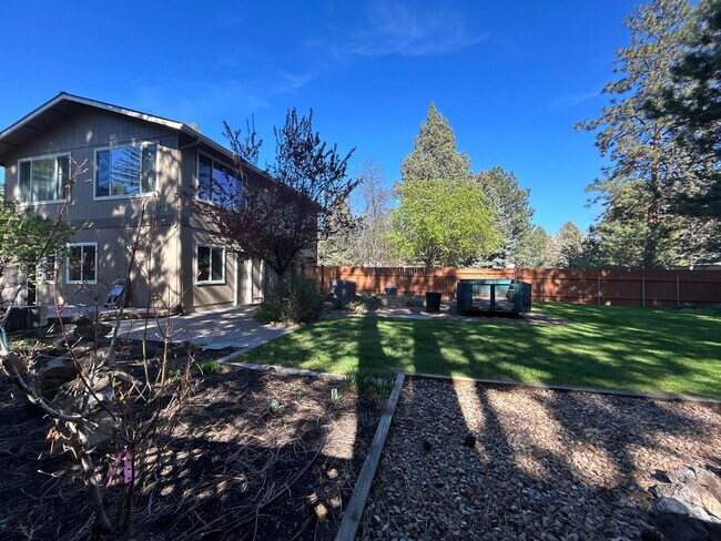 Building Photo - Country Living In The City - 3 Bedroom / 2 Bathroom Home on a Large Corner Lot