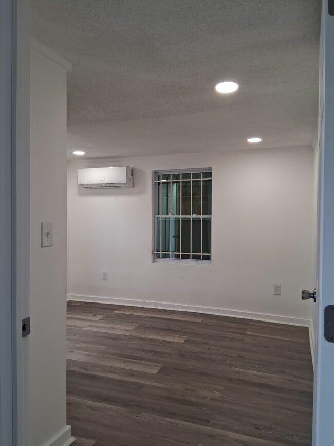 Building Photo - 2904 Moncrief Rd