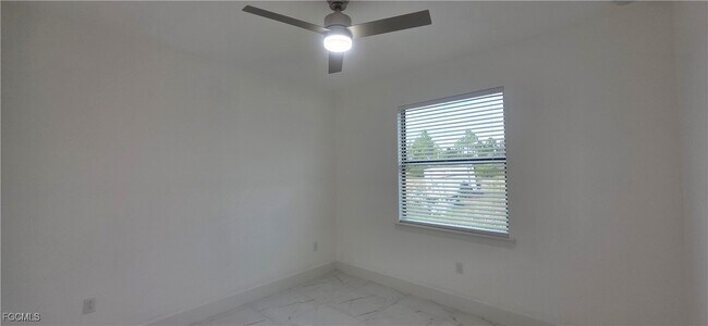 Building Photo - 925 Chenault St