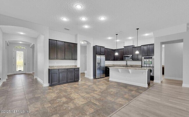 Building Photo - 4431 Vista Point Ln