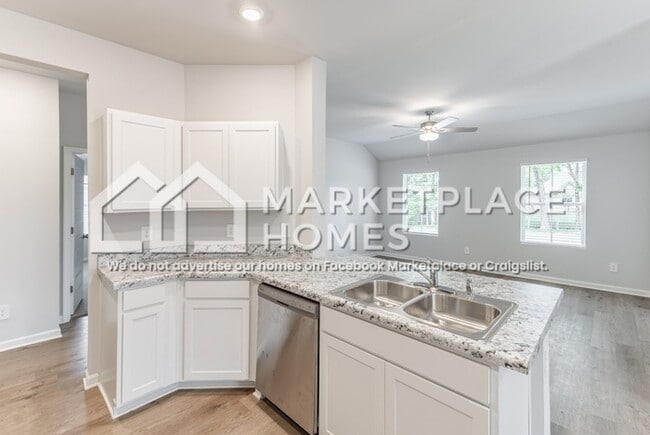 Building Photo - 165 Olde Hearth Rd