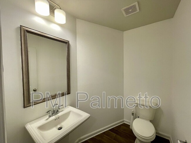 Building Photo - 341 Liliana Dr