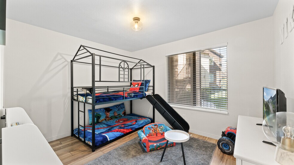 Building Photo - 9225 S Jefferson Cv