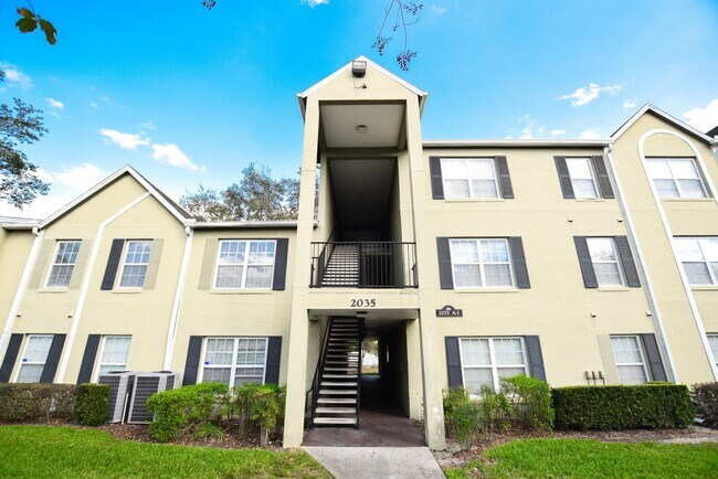 Building Photo - Miriada Condominums - 3 Bed 2 Bath for Ren...