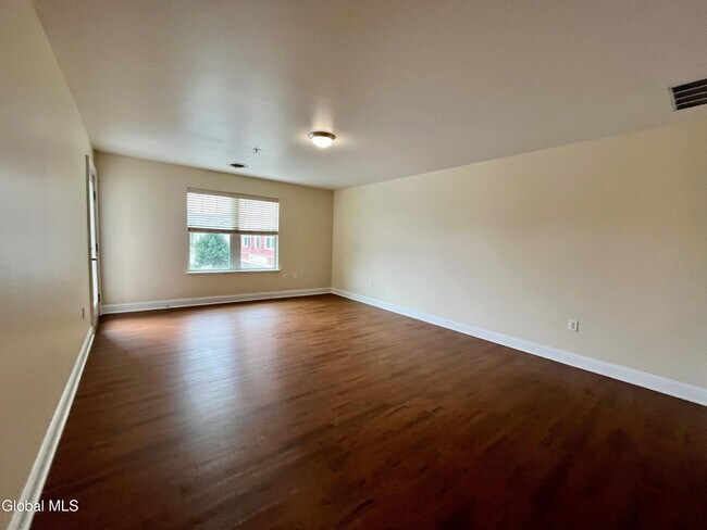 Building Photo - 60 Weibel Ave